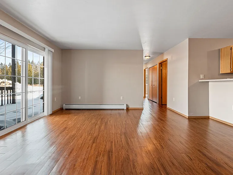 Charlotte Court Apartments — Photo 11
