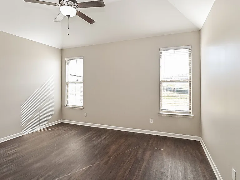 75 Briar Hollow Ln — Photo 8