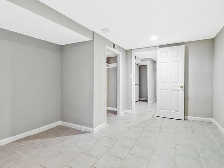 1358 Parkwood Pl NW — Photo 52