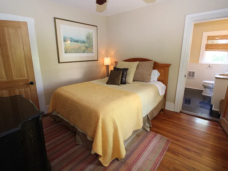 147 E Chestnut St #3 — Photo 7