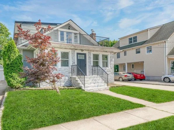 80 Evergreen Avenue, Lynbrook, NY 11563
