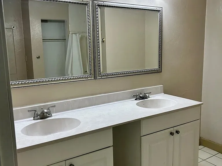 727 California St — Photo 12