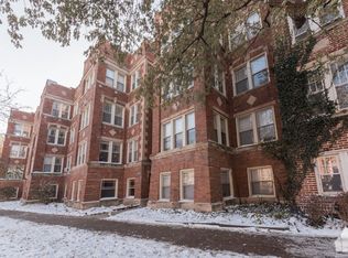 7000 N Sheridan Rd #10-2, Chicago, IL 60626