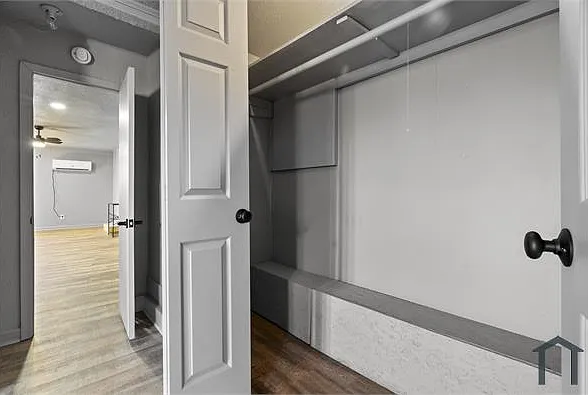 1818 Benton St #REAR — Photo 1