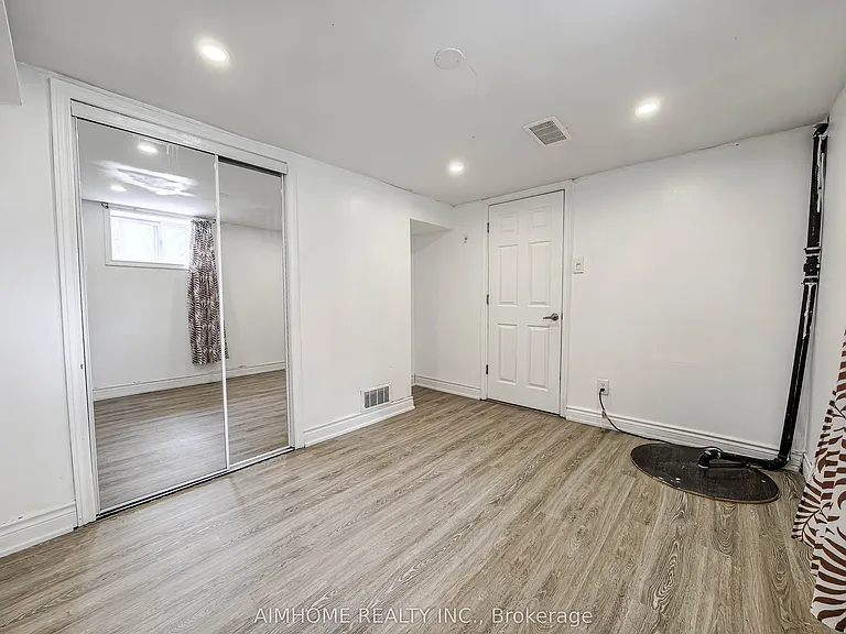 57 Gladman Ave N #BASEMENT — Photo 10