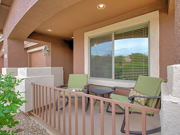 4th image of 689 W Dexter Way