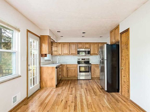 4th image of 3844 Shattuck Ave