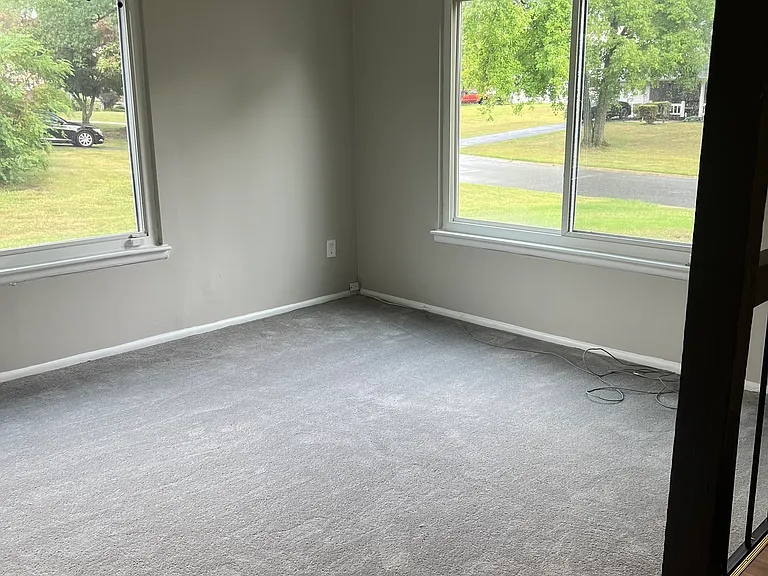 1813 Plymouth Ct — Photo 6