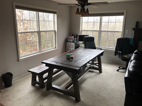 3rd image of 2831 Barclay Way