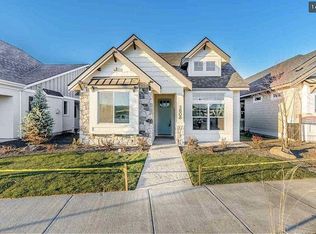 3808 W Hidden Springs Dr, Boise, ID 83714