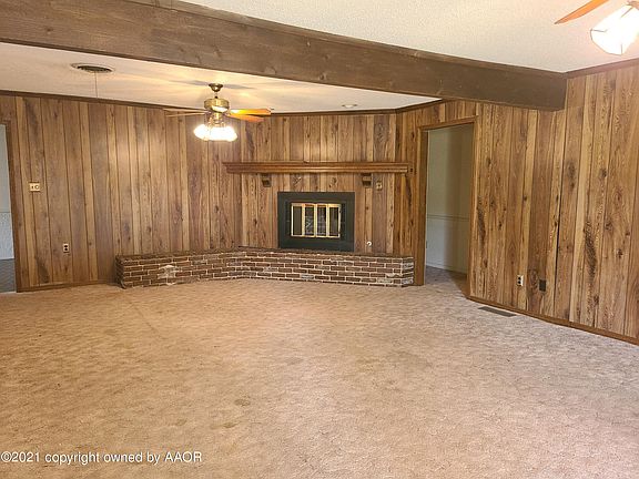 2nd image of 207 E Cherry Ave