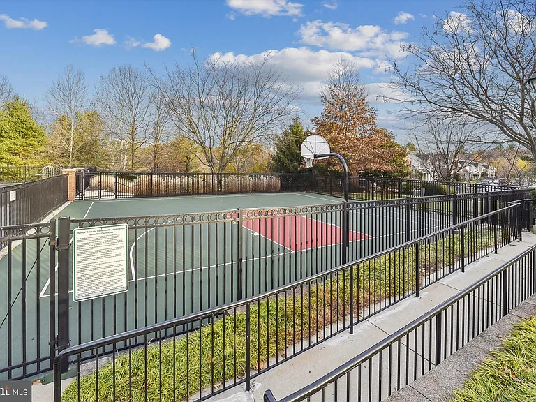 217 Highland Ridge Ave — Photo 34