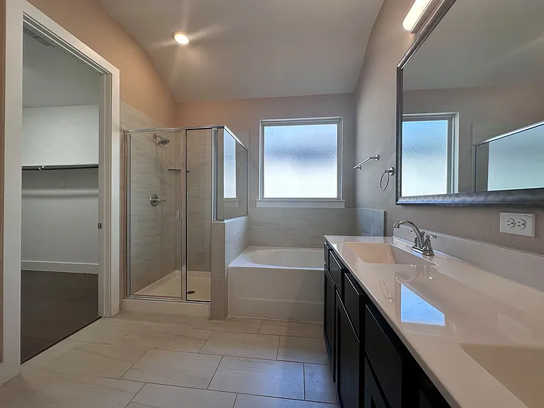 2609 Chevy Chase Dr — Photo 26