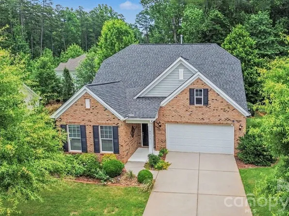 8911 Bur Ln, Huntersville, NC 28078