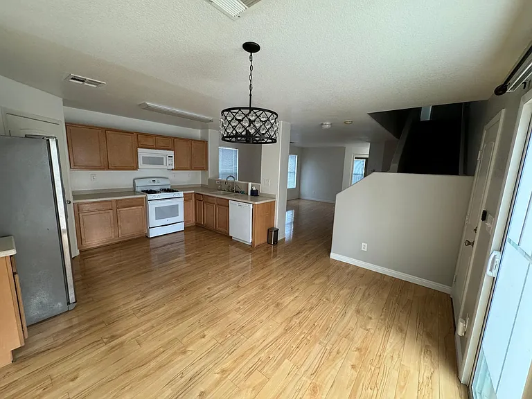 7132 Indian Head Ave — Photo 5