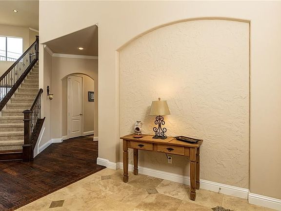 3rd image of 2203 Castle Creek Dr