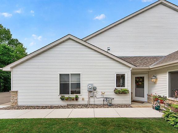 3rd image of 8992 Quail Ct