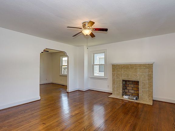 5th image of 1709 Leckie St