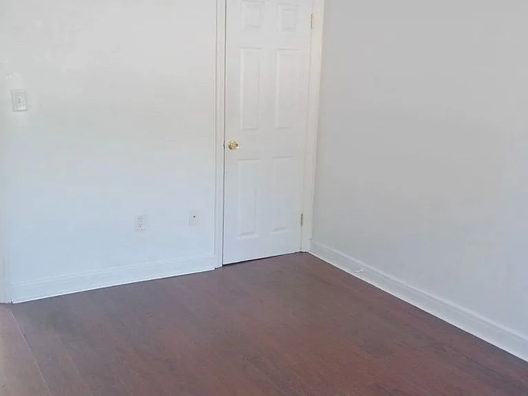 15-23 Forrest Dr E — Photo 7