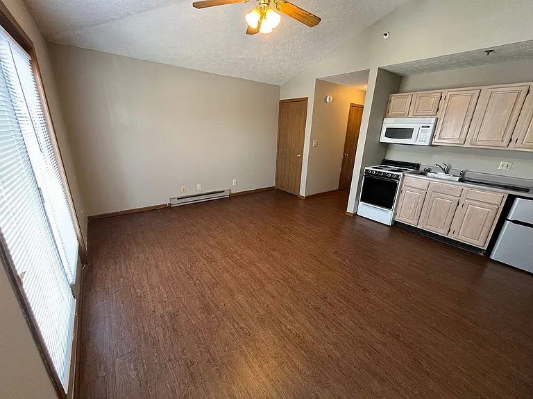 420 S Chauncey Avenue — Photo 7