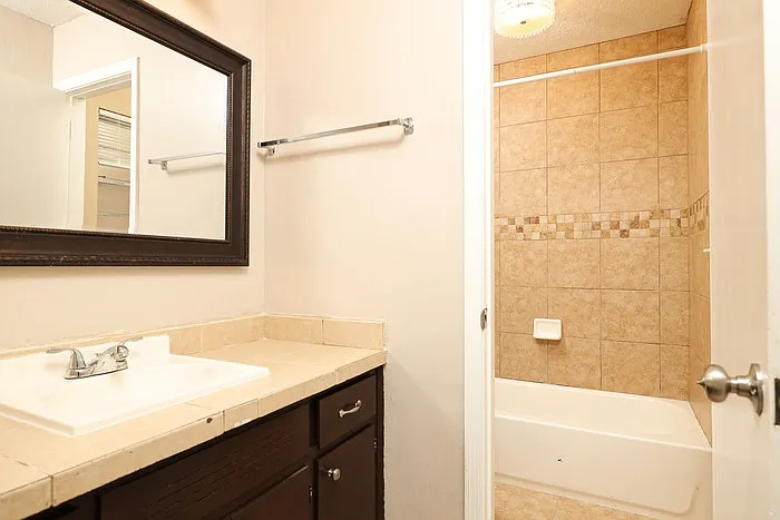 5731 Roxboro Dr — Photo 6