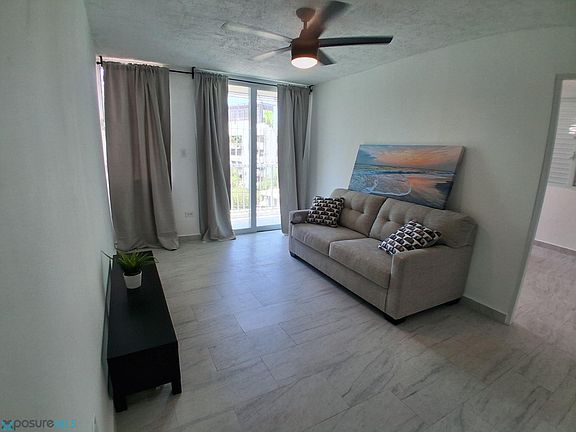 3rd image of 233 Calle Del Parque #301