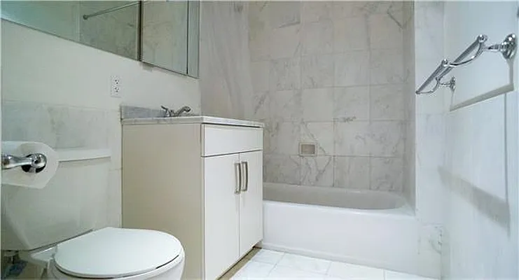 Rented by R New York | media 21