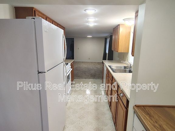 5th image of 345 Edgewater Ave NW #345