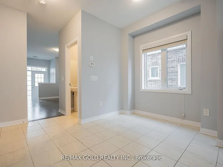 4064 Maitland St — Photo 10