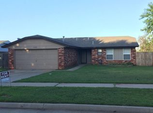 1100 Cottonwood Dr, Moore, OK 73160