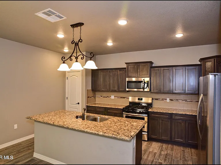 2120 Thomas Lackland St — Photo 13
