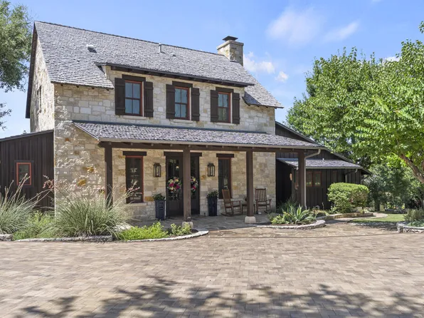 31 Riviera Cv, Fredericksburg, TX 78624