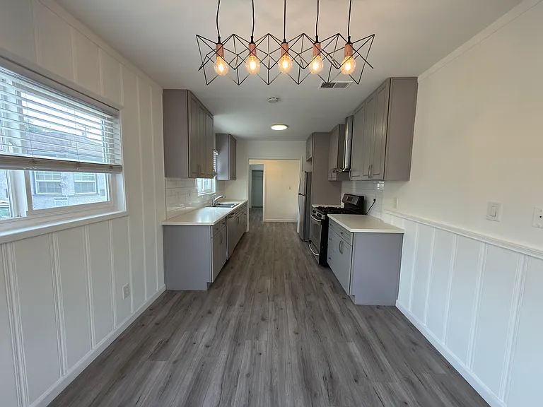 1110 Mira Mar Ave — Photo 13