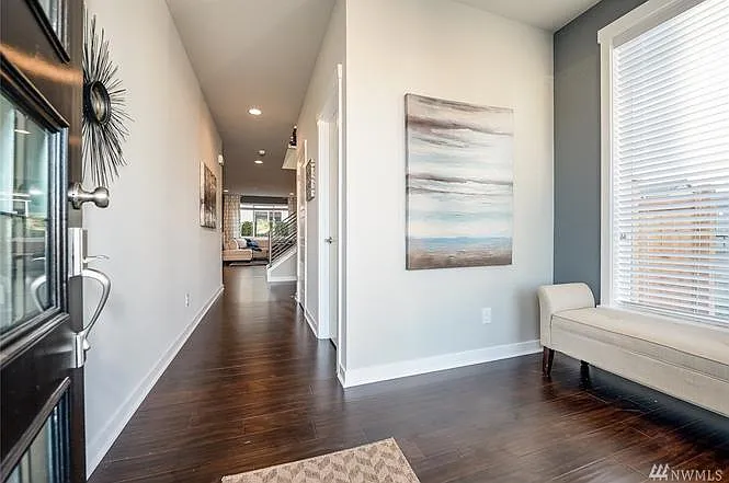 Entryway (picture from model home - same floor plan as renta