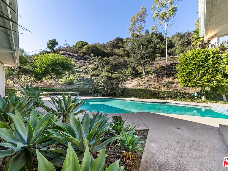 8900 Alto Cedro Dr — Photo 49