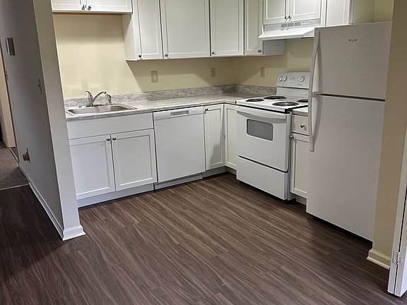 3rd image of 1409 Varsity Ln