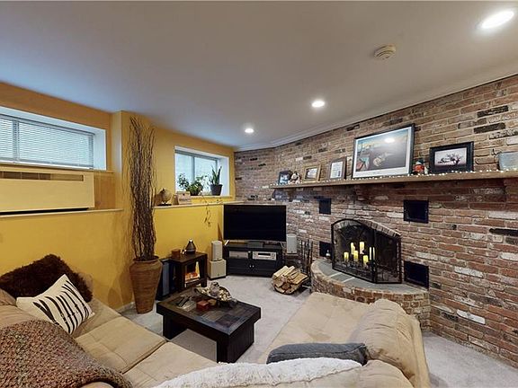 2nd image of 833 Summer St APT E