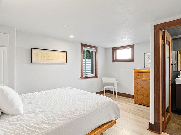 5th image of 2535 W 35th Ave #B