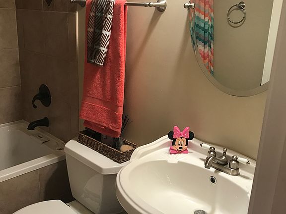 4th image of 247 Taylor Cir