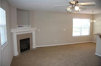 3rd image of 9410 Leslie Ave