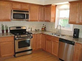 3rd image of 1603 Douglas St