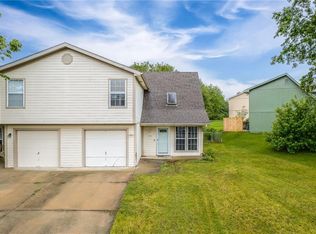 755 Spring Cir, Liberty, MO 64068