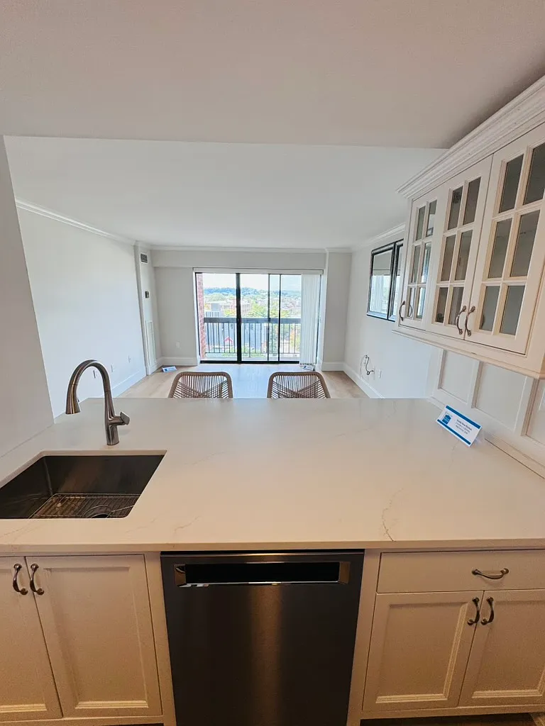1 bed, 573 sqft, $3,000 — Photo 4
