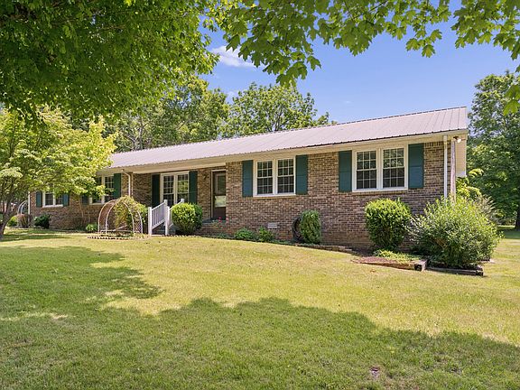 2nd image of 8904 Pinewood Rd