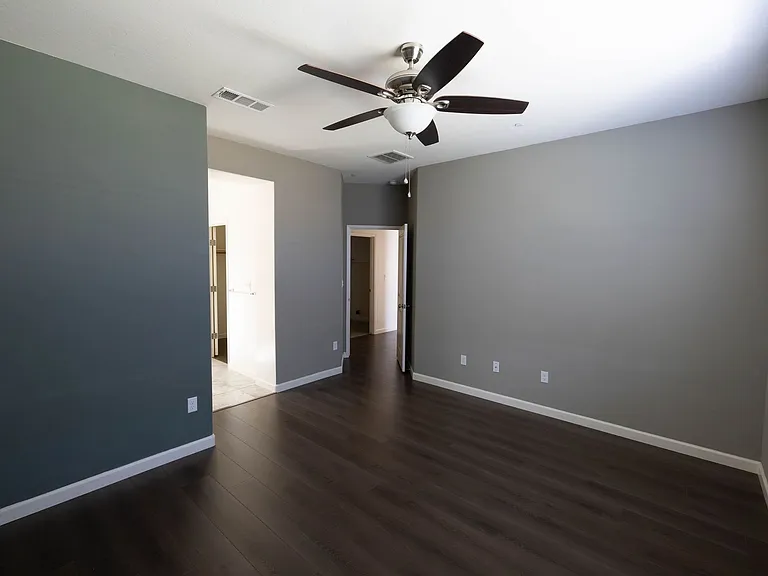 1604 Sidonia St — Photo 17