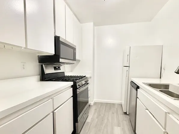1611 Hotel Cir S, San Diego, CA