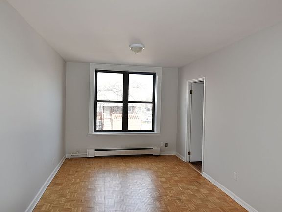 3rd image of 2323 Avenue Z APT B1