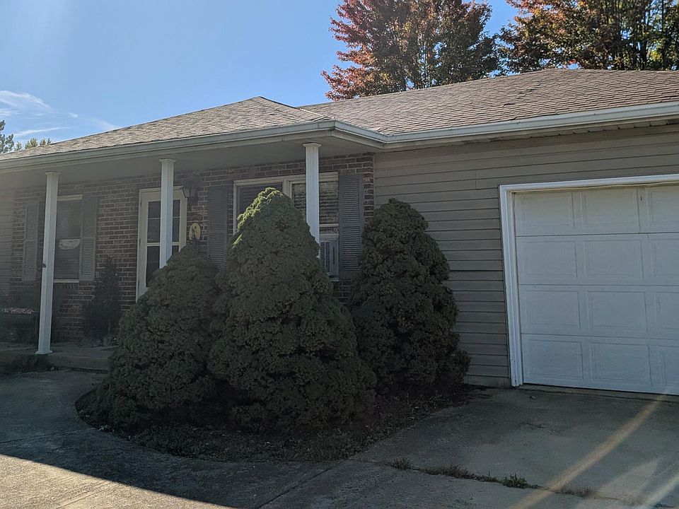 1st image of 206 Pine Tree Dr