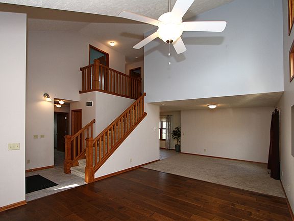 5th image of 303 S B St