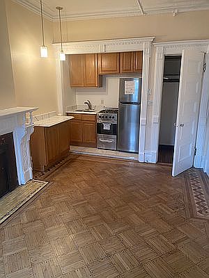 4th image of 388 Park Pl #2R
